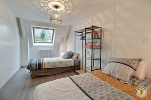 2 chambres, fer et planche à repasser, accès au Wi-Fi (inclus)