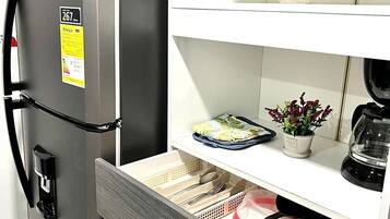 Comfort Apartment | Dapur peribadi | Peti sejuk, dapur, pembancuh kopi/teh, pengisar