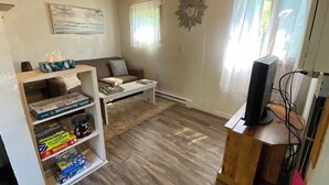 Unclassified image, 3 of 14, button - Cute Wasaga Beach Studio, short walk to the world's largest freshwater beach! (Wasaga Beach)