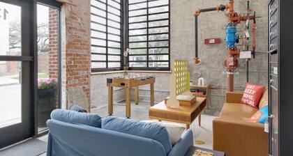 Lux Downtown Flat with Gameroom & Fire Pit