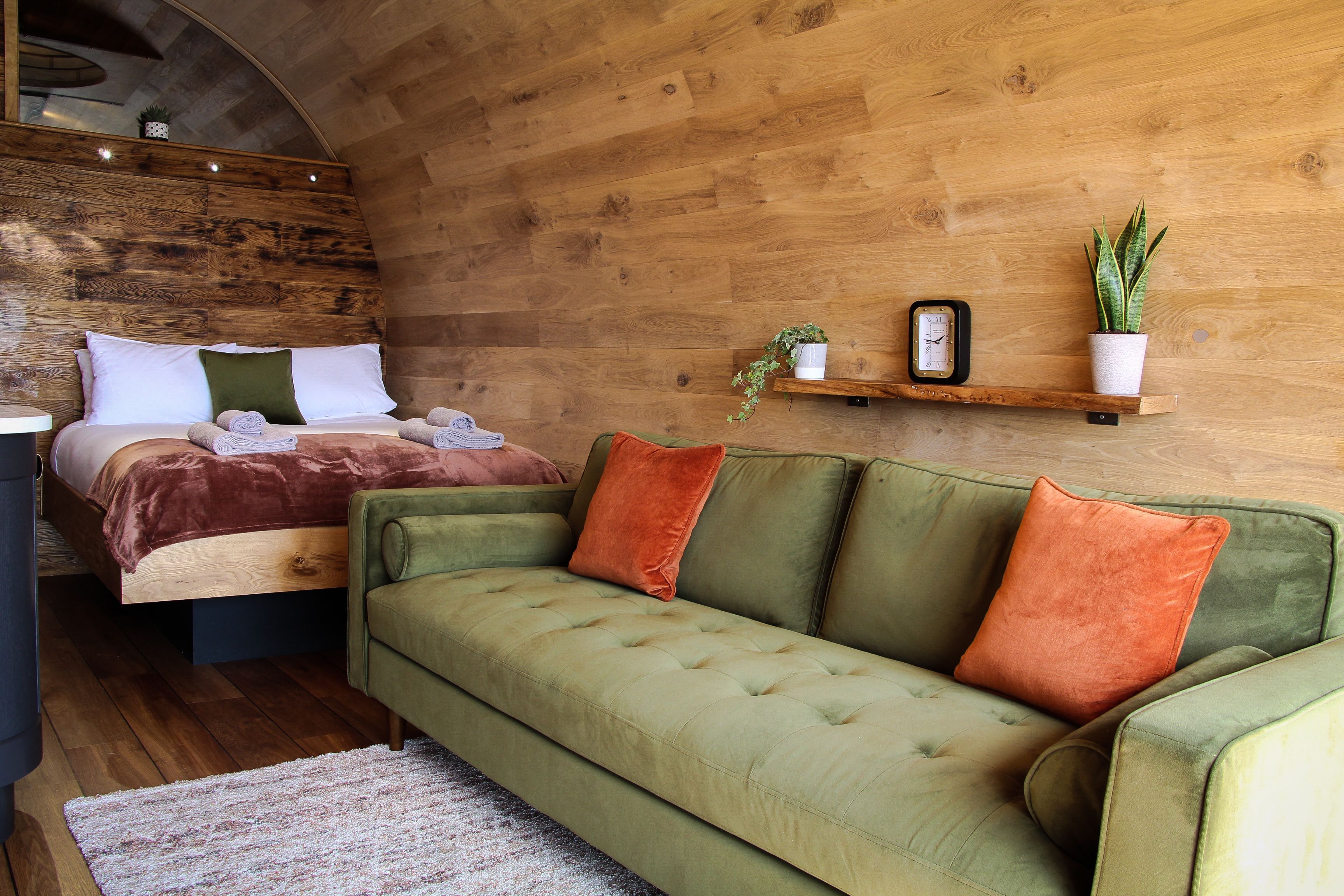 Burrow View  -  A Hobbit Hut That Sleeps 4 Guests  In 1 Bedroom - Rhayader