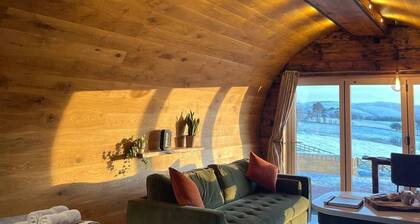 Burrow View - a hobbit hut that sleeps 4 guests in 1 bedroom
