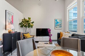 Älytelevisio, kirjoja