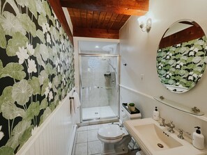 Jetted bath, eco-friendly toiletries, hair dryer, towels