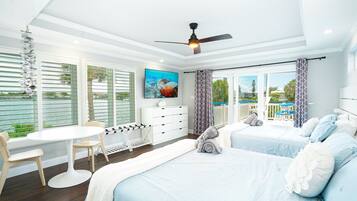 5 bedrooms, desk, iron/ironing board, travel crib