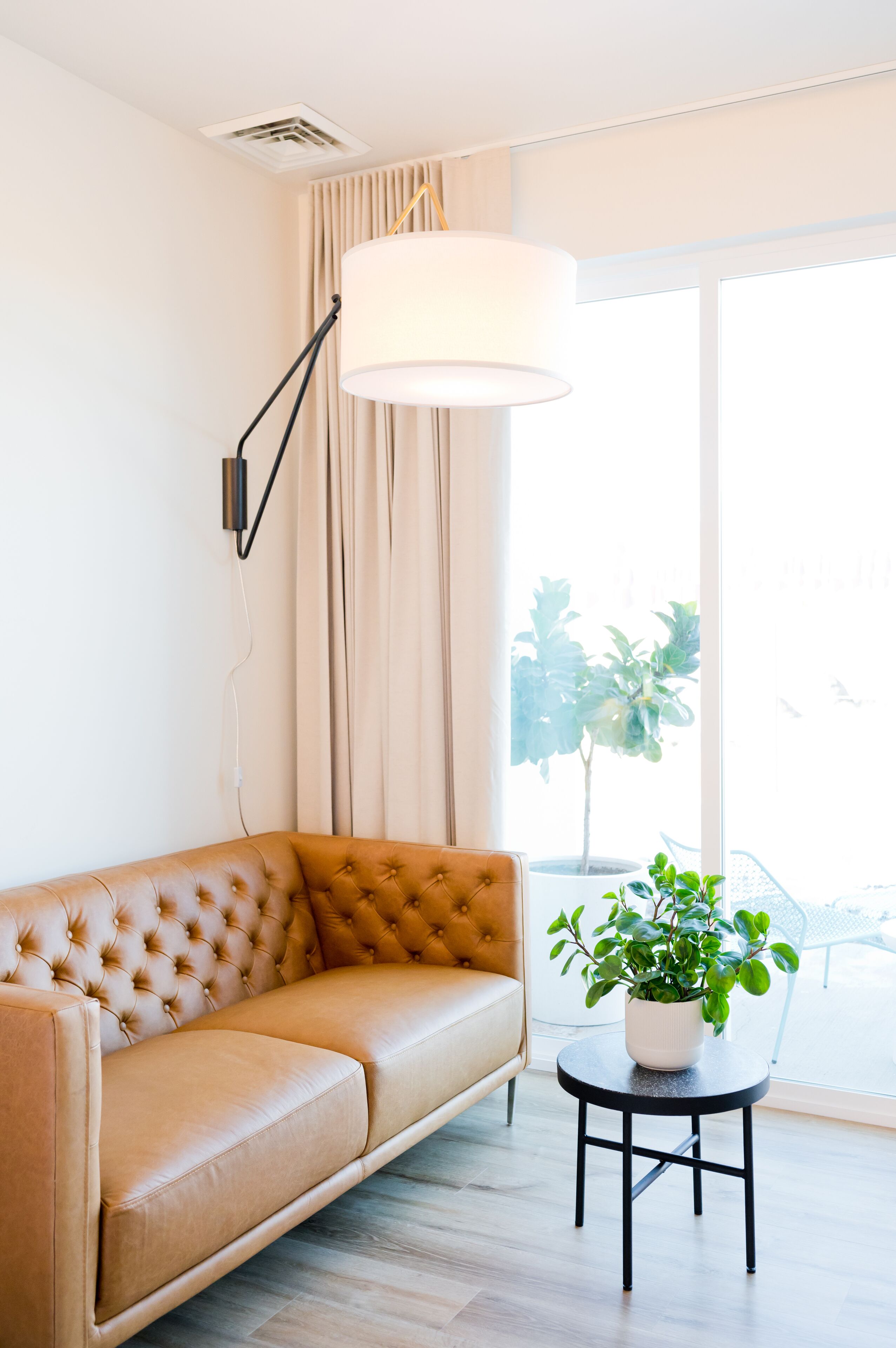 Essential King | Premium bedding, pillowtop beds, desk, laptop workspace