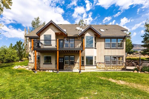 Cozy Guest Suite with Breathtaking Views