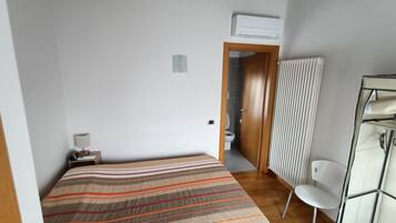 2 camere, ferro/asse da stiro, Wi-Fi gratuito, lenzuola