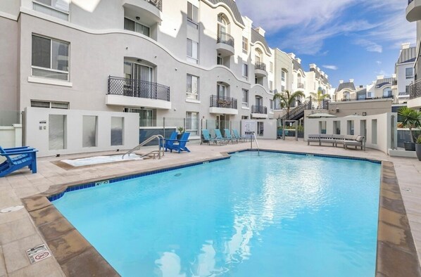 Outdoor pool, a heated pool