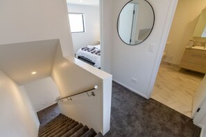 1 habitación, tabla de planchar con plancha, wifi gratis y ropa de cama 
