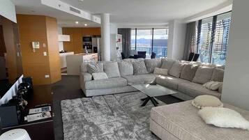 Smart TV, DVD player, stereo