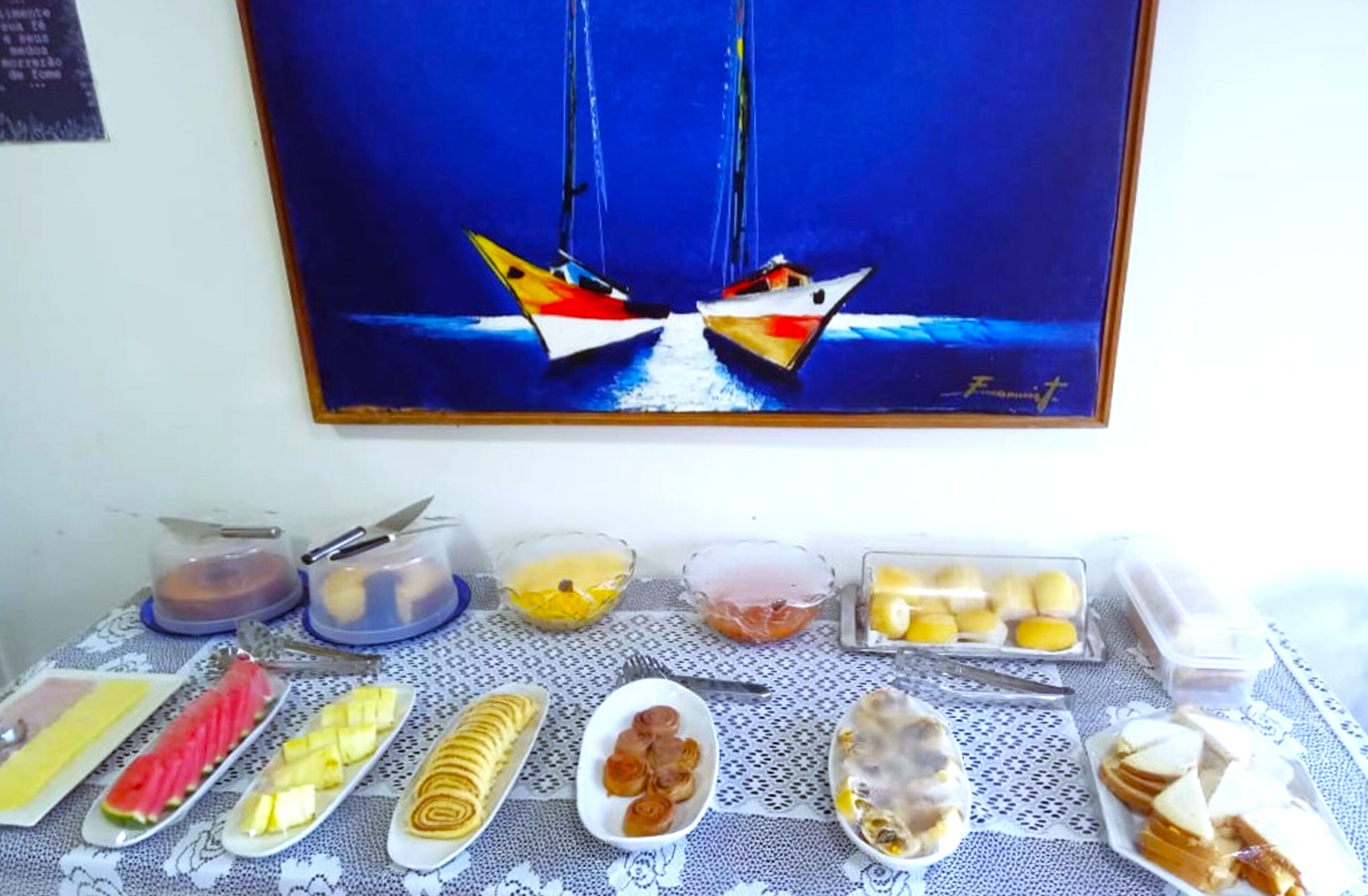 Tägliches inbegriffenes kontinentales Frühstück