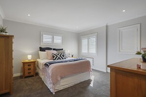 3 bedrooms, laptop workspace, iron/ironing board, free WiFi