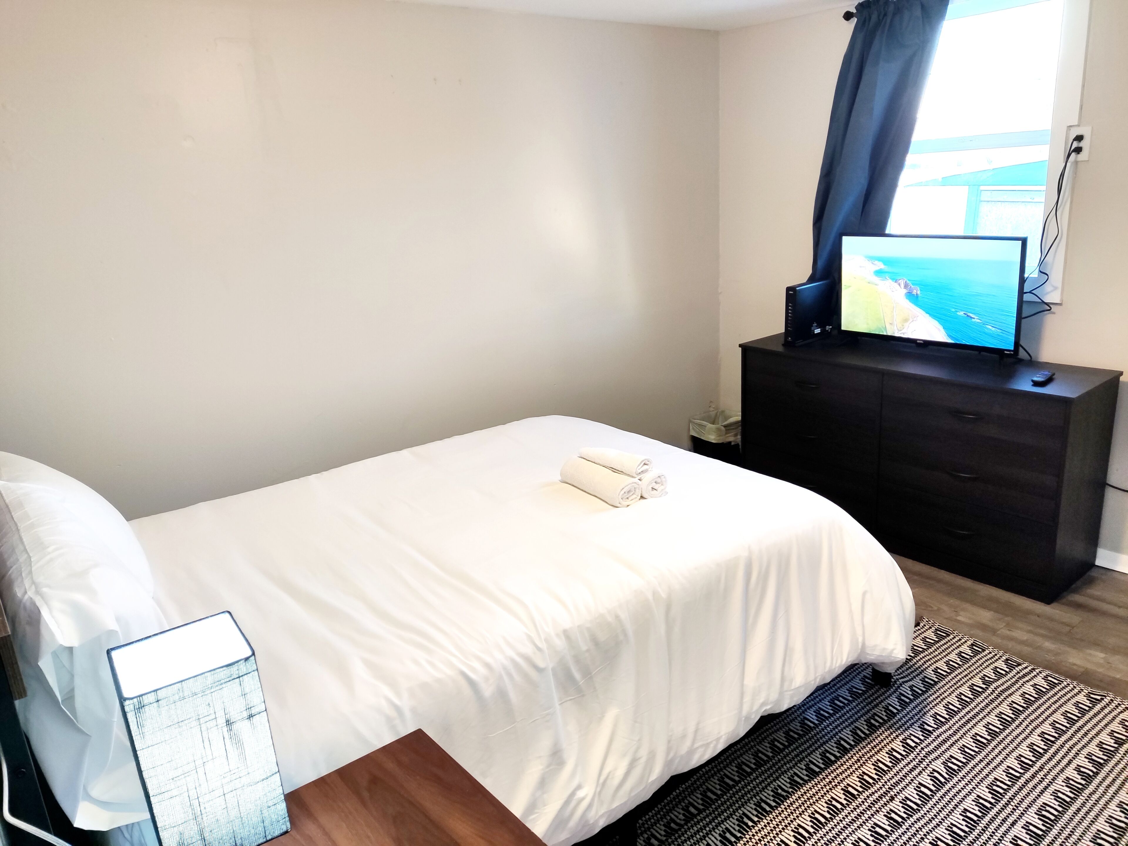 2 bedrooms, desk, iron/ironing board, free WiFi