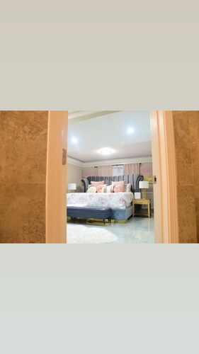 Newly remodeled 1bedroom guest suite.