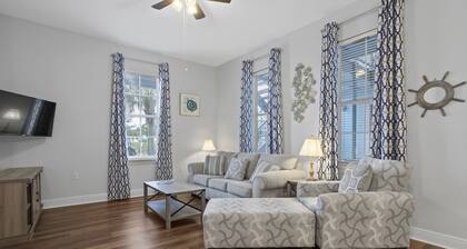 Beachin' Bay Getaway. Close to Downtown and the Beach!