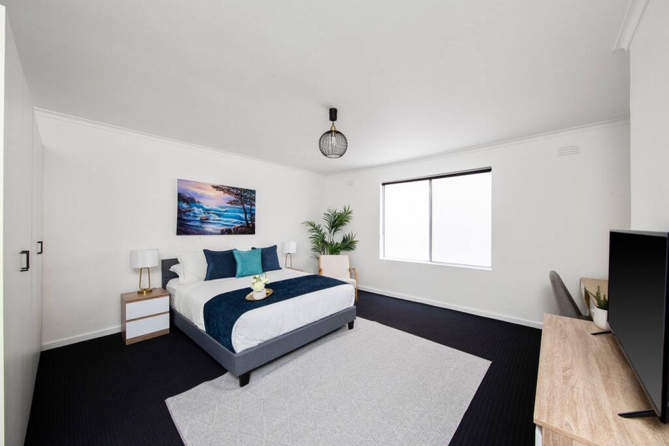 2 bedrooms, desk, iron/ironing board, travel cot