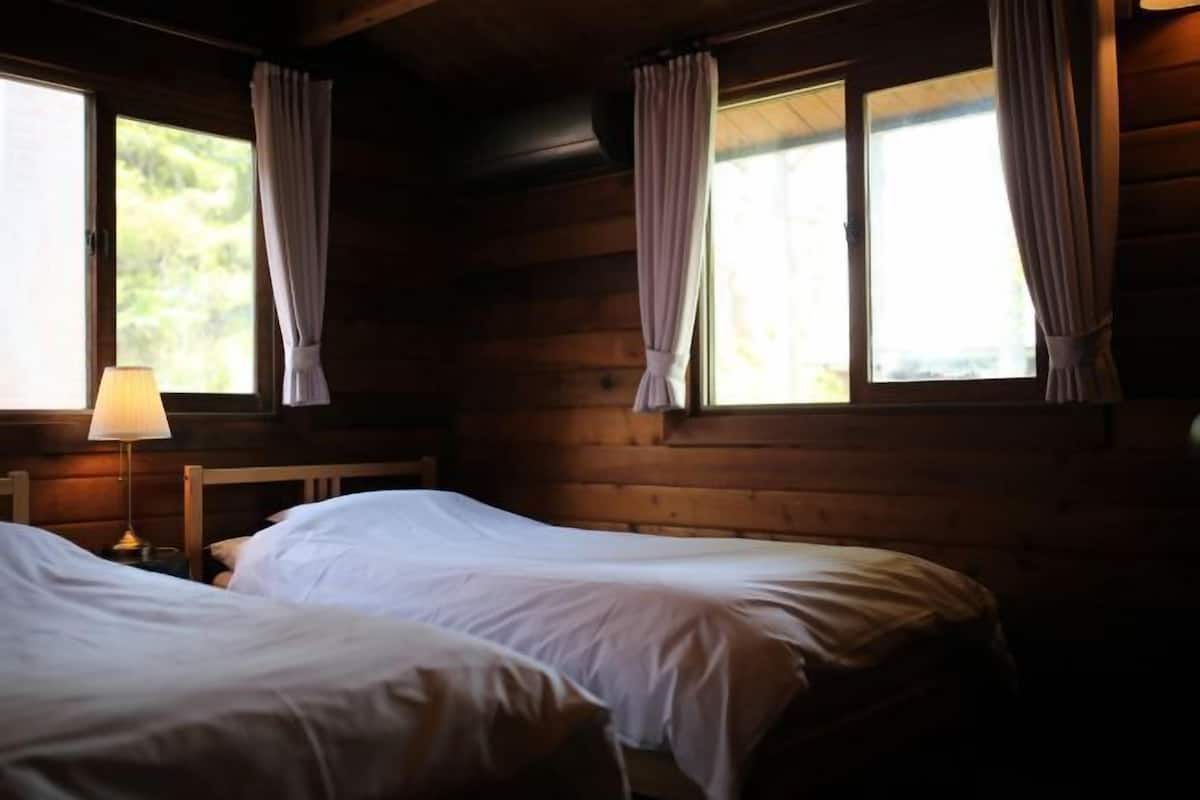 4 habitaciones, escritorio, cortinas blackout y wifi gratis