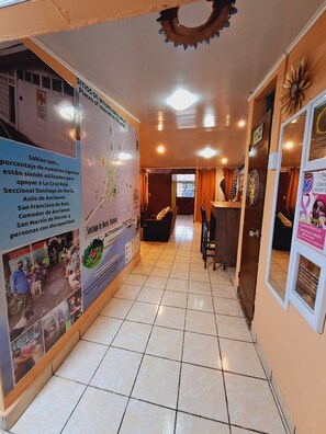 Interior - Hostal Sol y Luna - Hostel (Santiago de María)