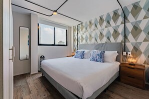 4 slaapkamers, een strijkplank/strijkijzer, wifi, beddengoed