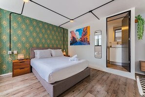 1 chambre, bureau, fer et planche à repasser, Wi-Fi
