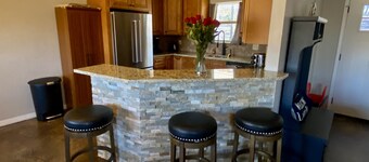 Cozy and Relaxing Lake House close to Lake of the Arbuckles