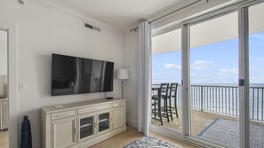 Interior - Emerald Isle 804 FRONT ROW BEACH CHAIRS INCLUDED! Inquire for details! (Panama City Beach)