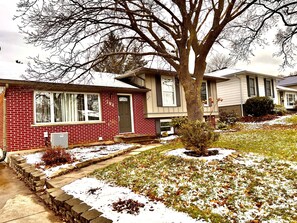 Exterior - Luxurious and Comfortable Home (Woodstock)