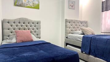 Apartment | 2 bedrooms, hypo-allergenic bedding, down comforters, free WiFi