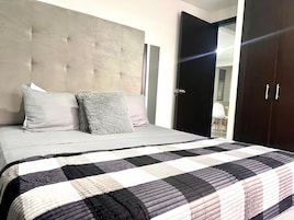 2 habitaciones, ropa de cama hipoalergénica, cubrecamas y wifi gratis 