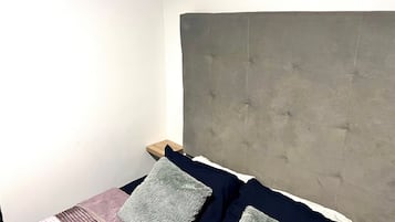 Apartment | 2 bedrooms, hypo-allergenic bedding, down duvets, free WiFi