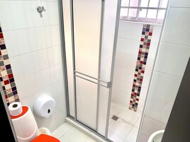 Ducha, cabezal de ducha tipo lluvia, artículos de tocador gratuitos