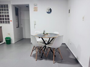 Apartment | Dining