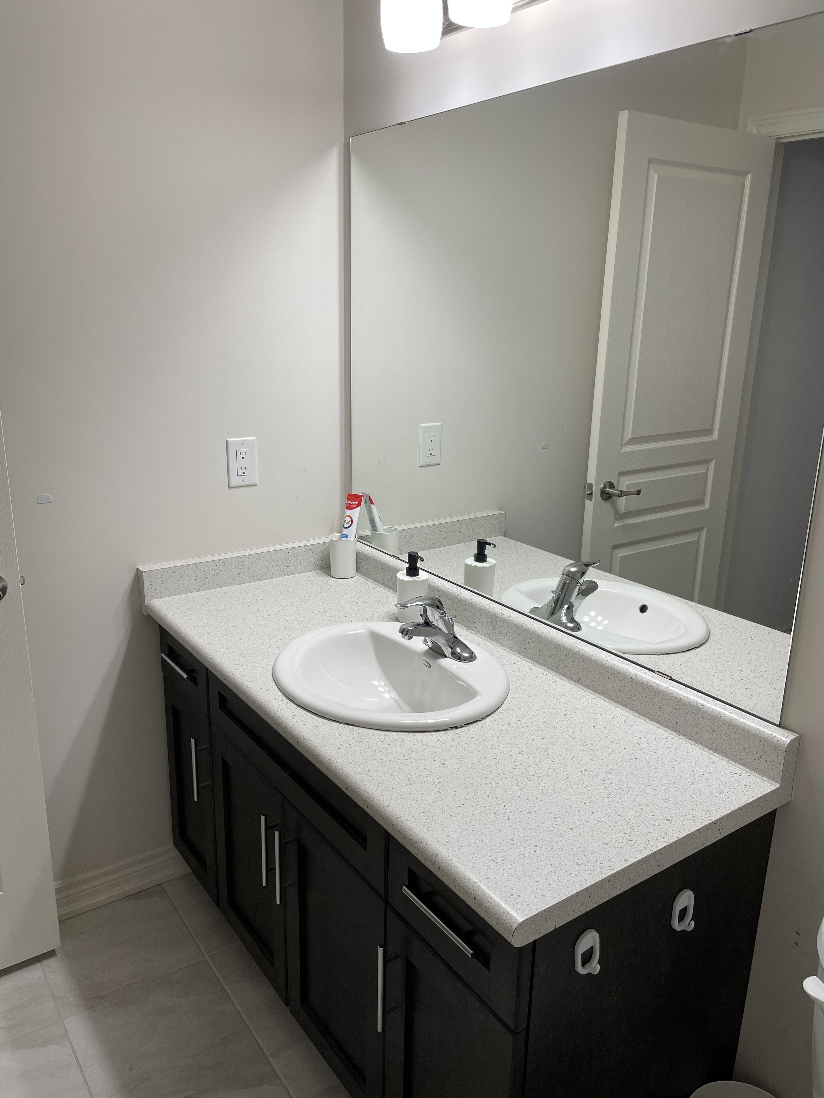 Towels, soap, shampoo, toilet paper