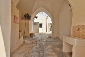 House, 2 Bedrooms, City View | Property grounds