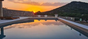 Outdoor pool - Robinson House Seaway With Pool (Tkon)