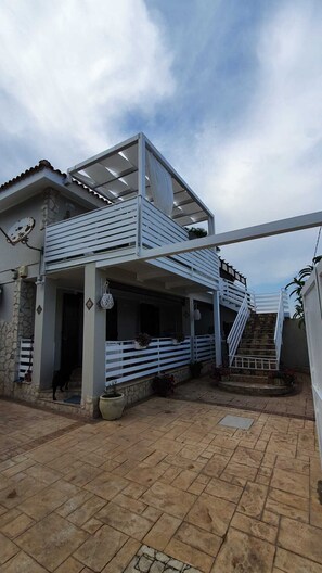 House, 1 Bedroom, Smoking, Balcony | Property entrance