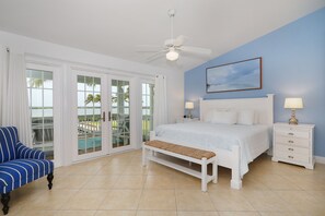 3 bedrooms, free WiFi - Waterfront Luxury Villa With Sunset Views And Boat Slip 3 Bedroom Townhouse by RedAwning (Marathon)