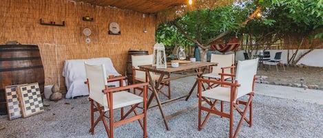 House | Outdoor dining