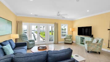 Townhome, 3 Bedrooms | Living area