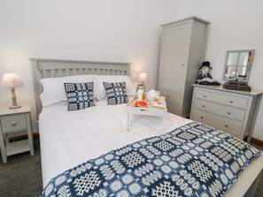 2 phòng ngủ, trang trí khác biệt 