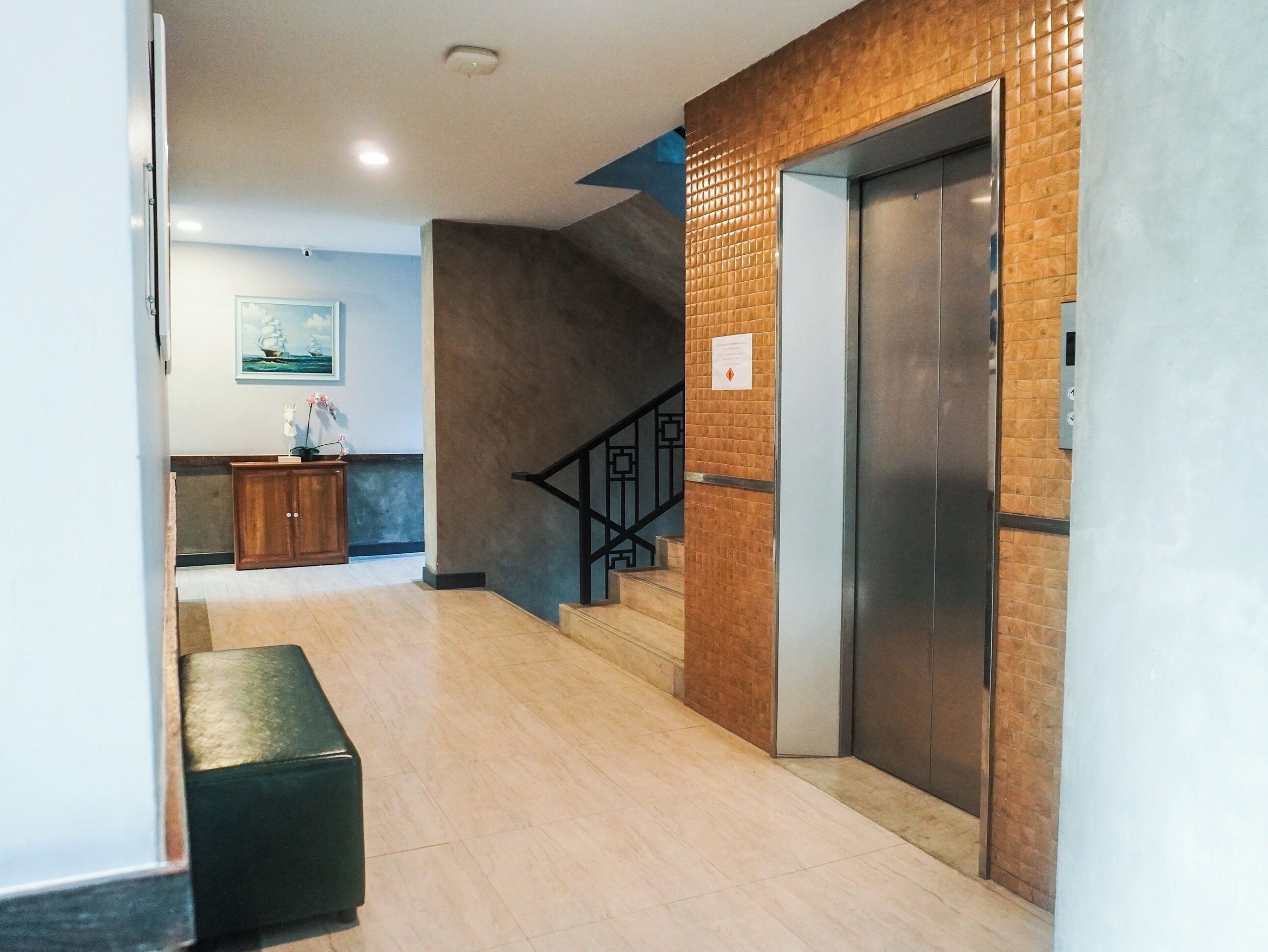 المنشأة من الداخل