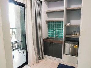 Deluxe Studio | Desk, free WiFi, bed sheets - Pony TopView (Hua Hin)