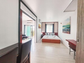 Habitación familiar doble | Escritorio, wifi gratis, ropa de cama