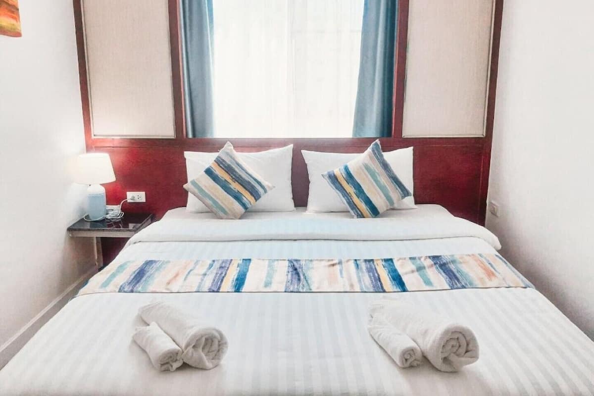 Family Double Room | Desk, free WiFi, bed sheets