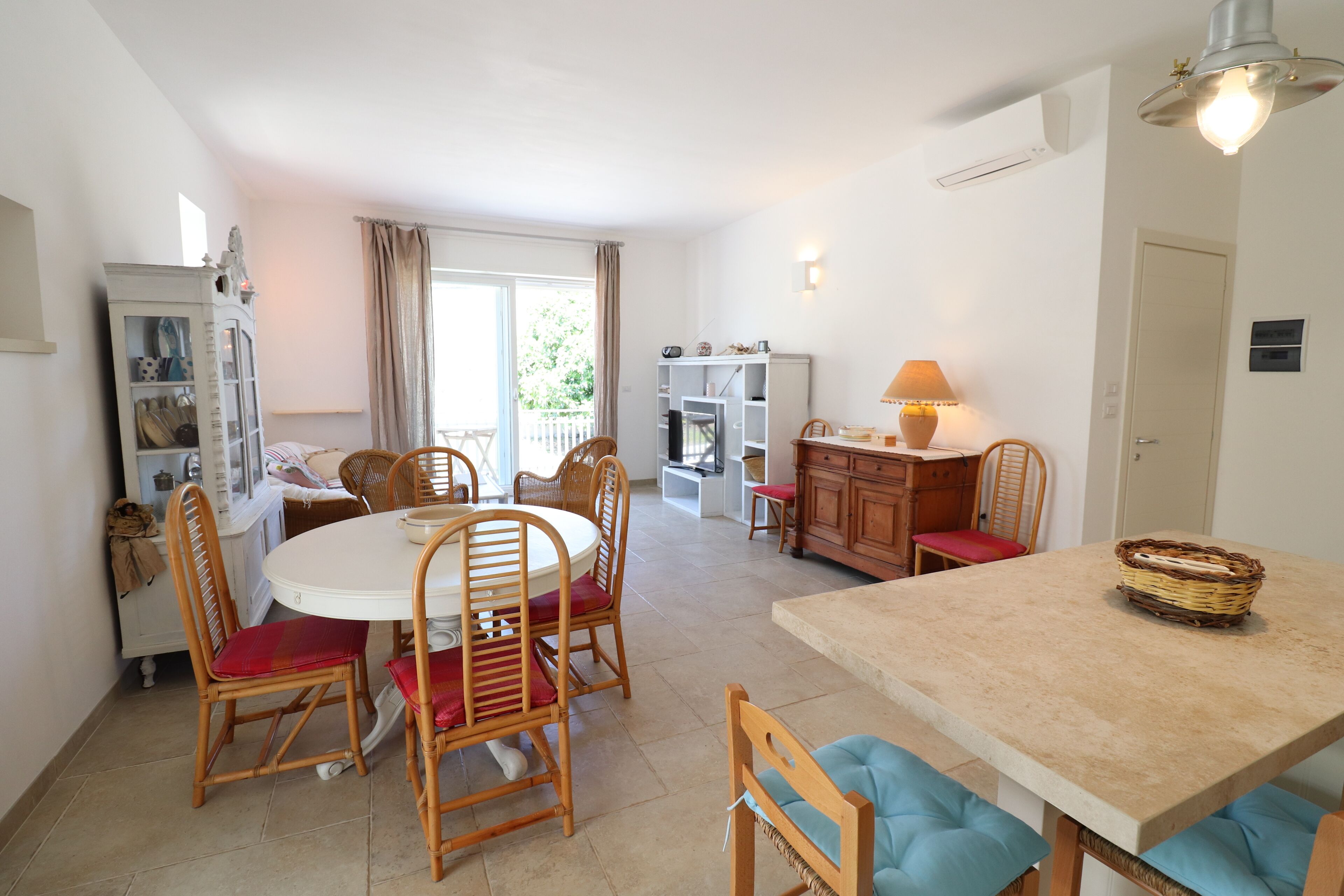House, 3 Bedrooms, Smoking, City View | Dining