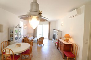 House, 3 Bedrooms, City View | Dining