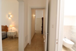 House, 3 Bedrooms, City View | Bathroom