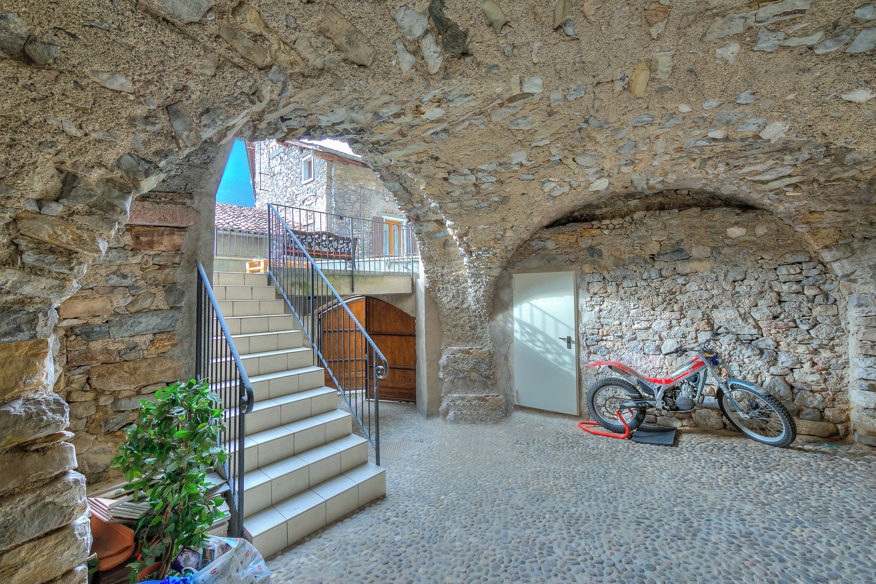 Family Apartment, Multiple Bedrooms, Mountainside (Casa Umberto) | Property grounds