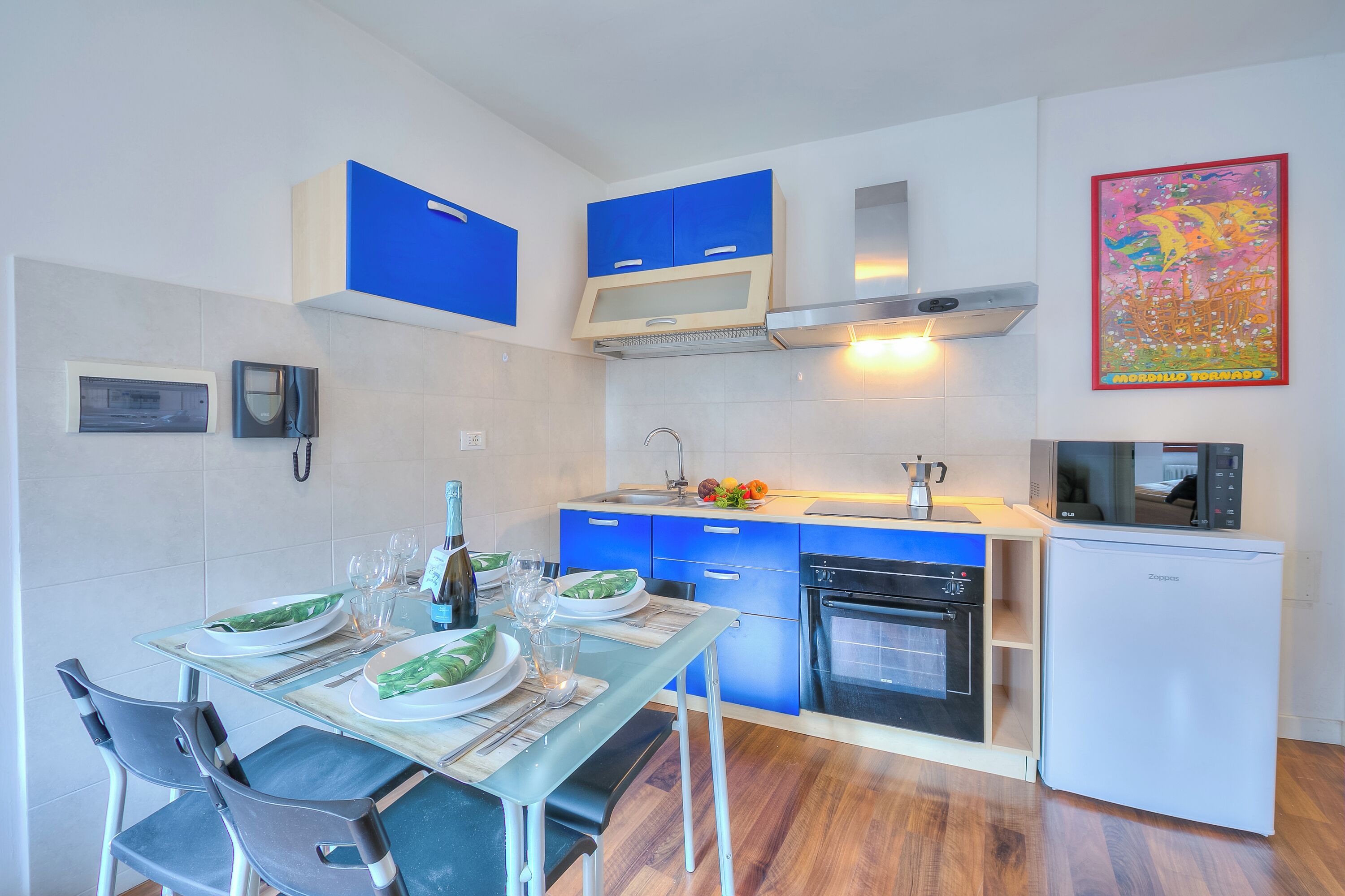 Appartement familial, plusieurs chambres, côté montagne (Casa Umberto) | Cuisine privée | Réfrigérateur, four à micro-ondes, un four, surface de cuisson